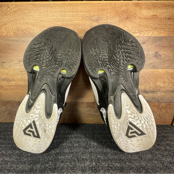 Nike Zoom Freak 4 TB Mens 14 Black White DO9679-002 Athletic Basketball Shoes - Picture 14 of 15